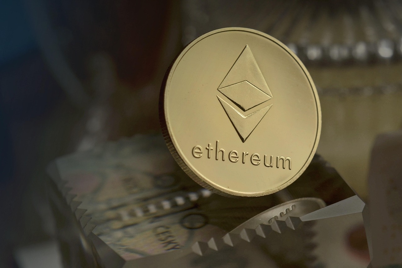 余弦：Hyperliquid上50倍杠杆巨鲸再以452万USDC做多ETH！爆仓价1391美元